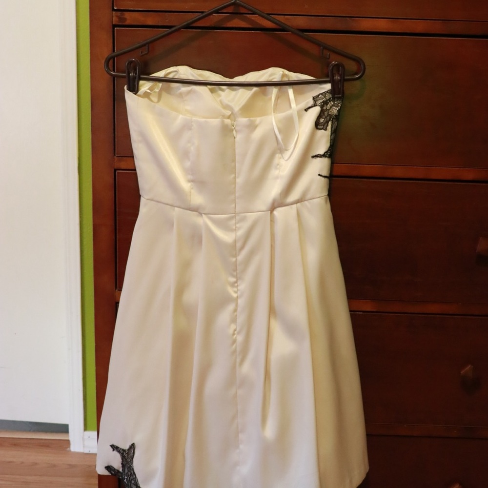 Dress - Picture 2 of 4
